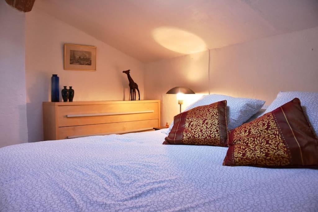 Lovely Flat In The Heart Of The Medieval City Ιέρ Εξωτερικό φωτογραφία
