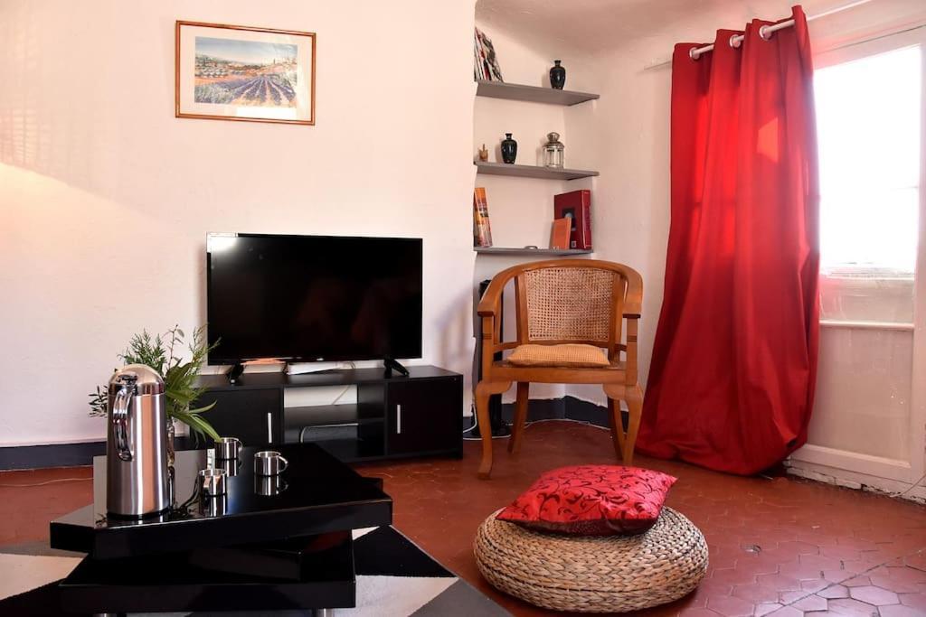 Lovely Flat In The Heart Of The Medieval City Ιέρ Εξωτερικό φωτογραφία