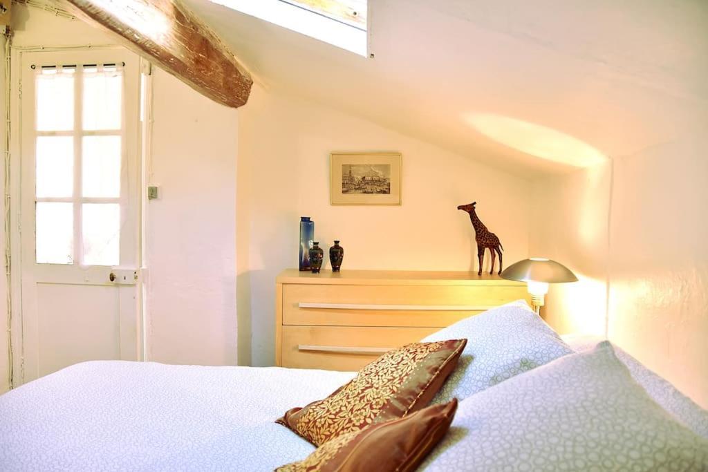 Lovely Flat In The Heart Of The Medieval City Ιέρ Εξωτερικό φωτογραφία